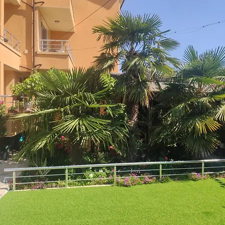 за гости левтерови 切尔诺莫雷茨