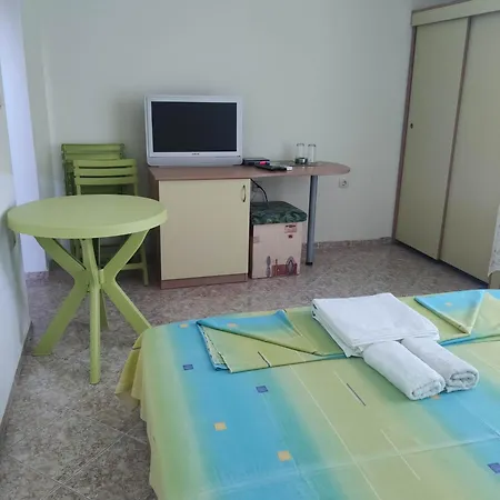 招待所 за гости левтерови *