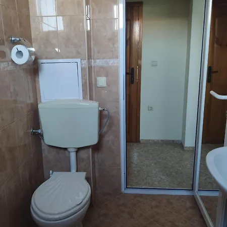 за гости левтерови 招待所 *