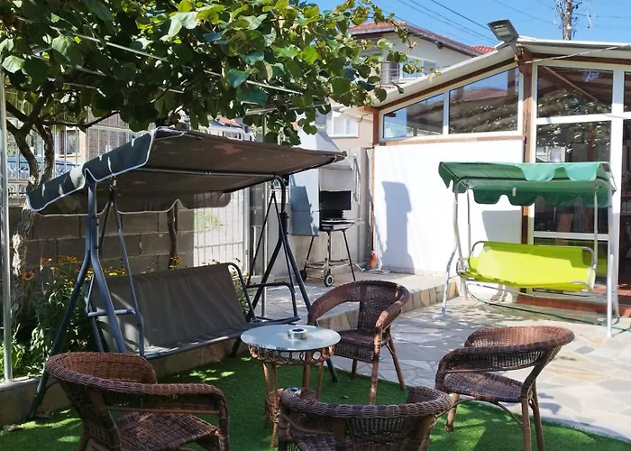 за гости левтерови * Tjernomorets