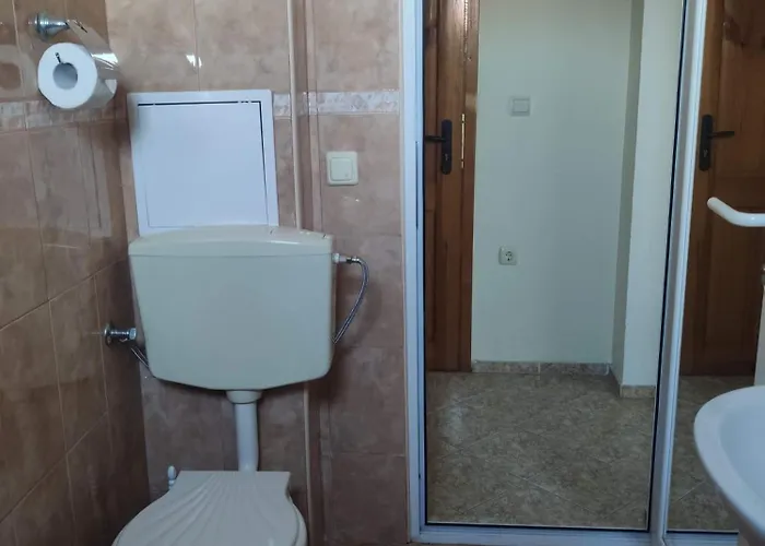 за гости левтерови Pensionat *